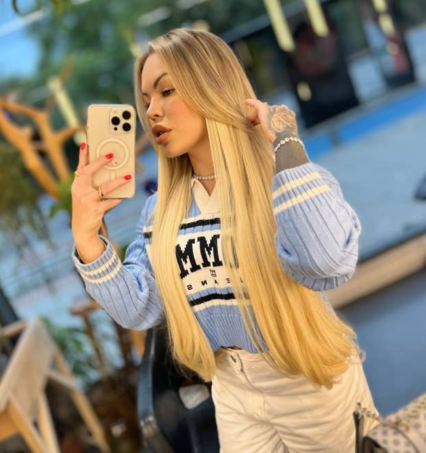 FOTO Brazilka upozorava: Ne snimajte na - 10 na snijegu! Ja sam dobila ozebline na guzi...'