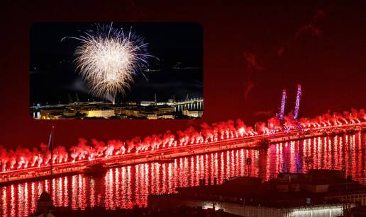 Rijeka, Molo longo - Armada: Spektakl, bakljada i vatromet