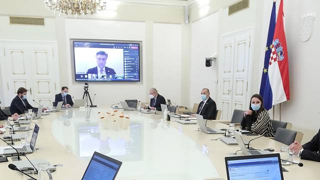 Zagreb: 28. sjednici Vlade RH premijer prisustvovao pudem video poziva