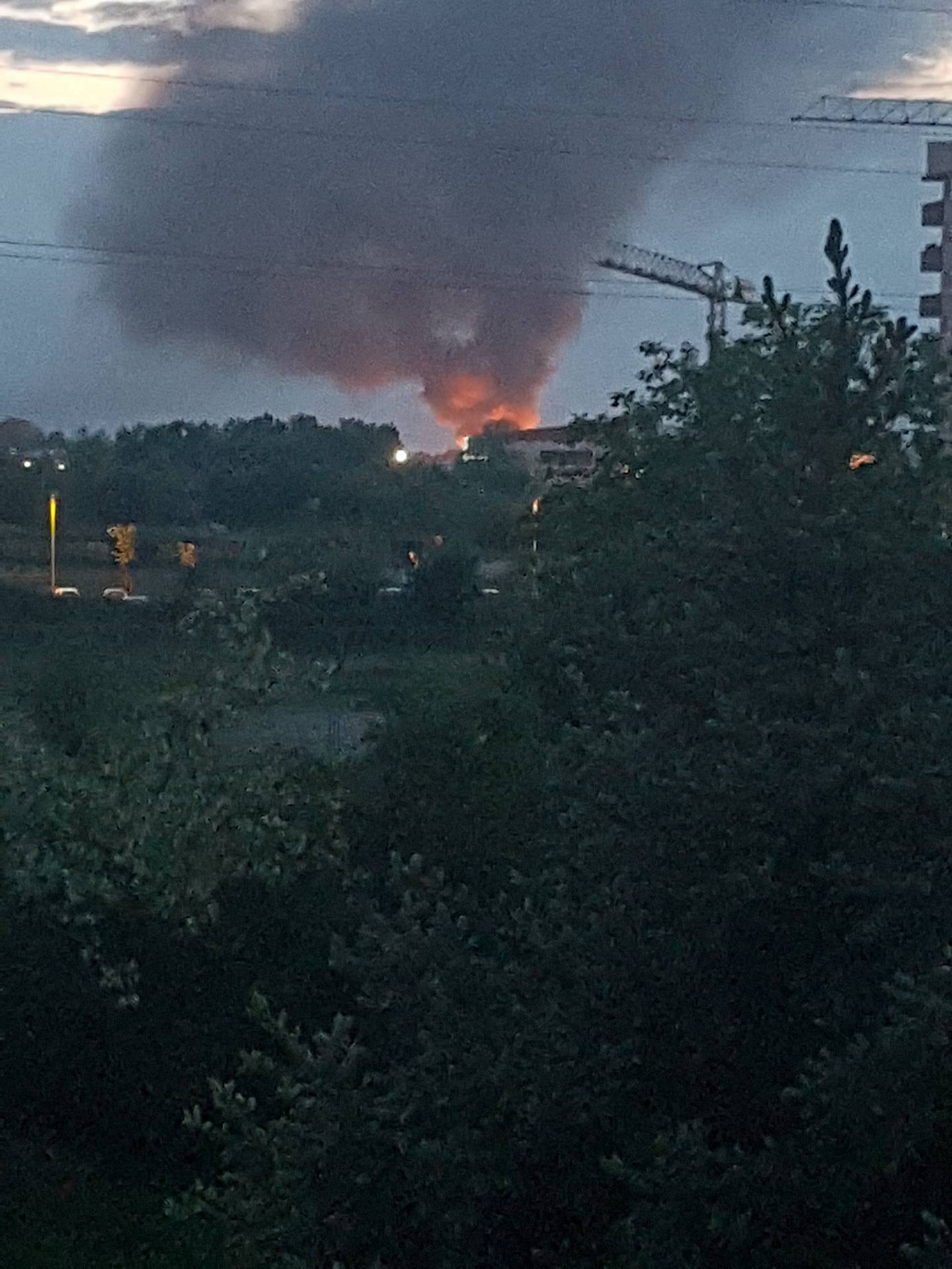 144 vatrogasca borilo se s požarom: 'Gori planina smeća'