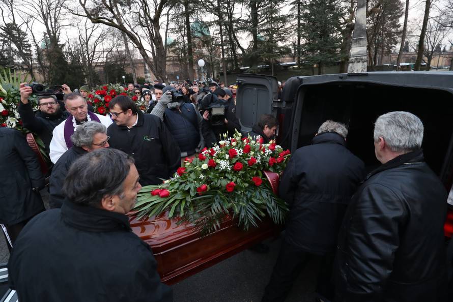 Oproštaj od oca uz tamburaše: Marko je jedva susprezao suze