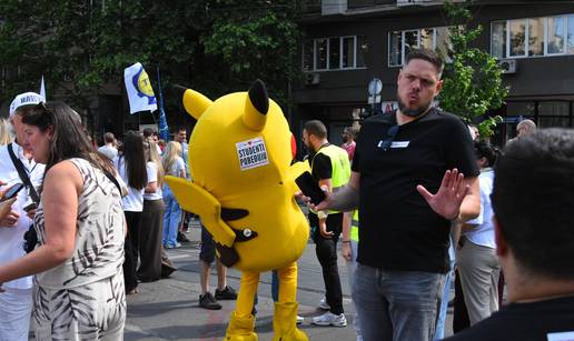 FOTO Okupljanje pred veliki prosvjed u Beogradu: Stiglo mlado i staro, tu je i Pikachu!
