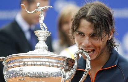 Rafael Nadal zbog koljena otkazao nastup u Queensu