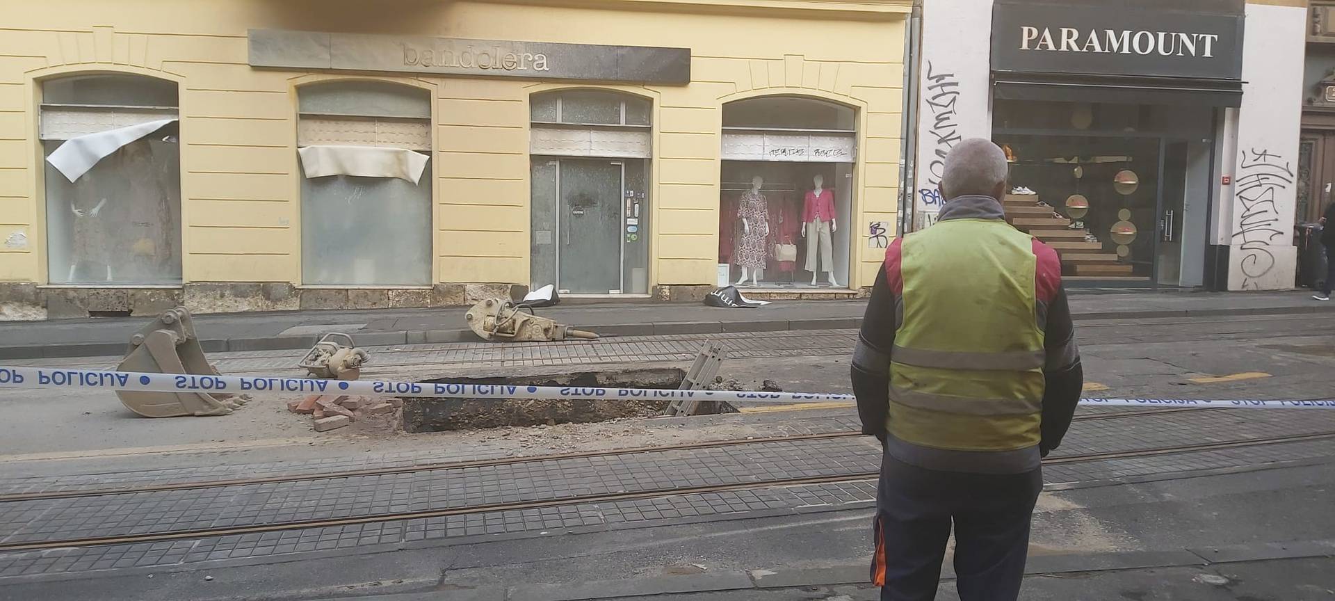 Uživo iz Frankopanske: Tramvaji ne voze, nema vode, četvero ozlijeđenih u požaru u centru