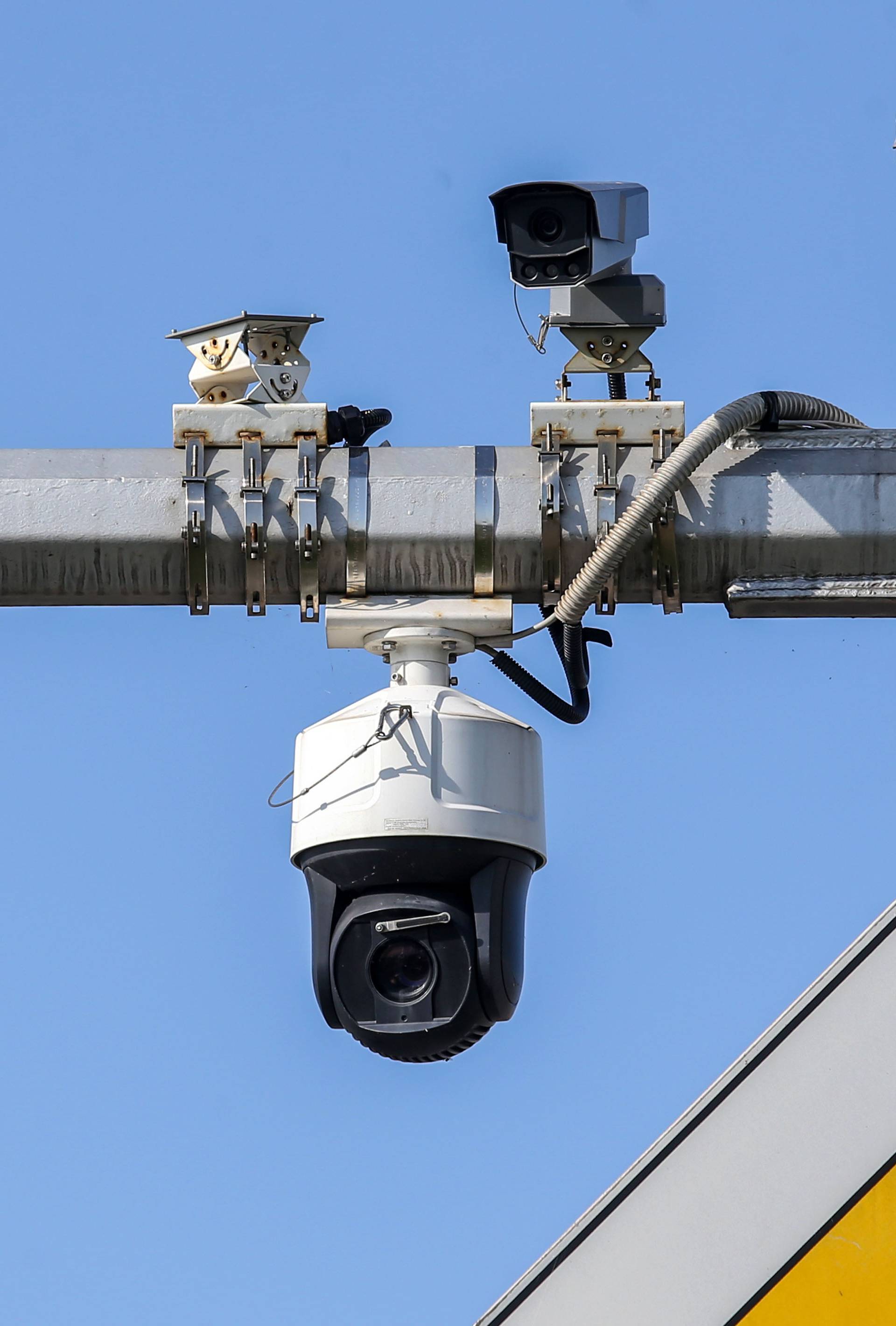 HC postavlja 300 kamera za nadzor, snimaju i registracije