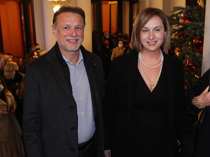 Premijera predstave 'Genijalna prijateljica' okupila poznata lica