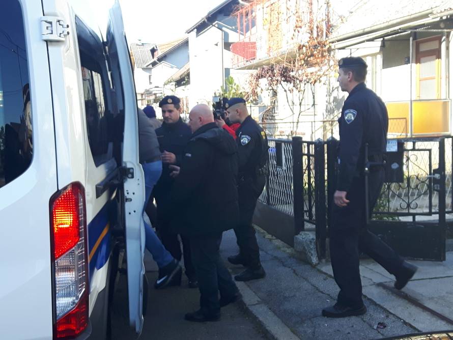 Oštetili državu za 13 milijuna? Jedan u bijegu, troje pritvorili