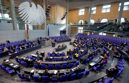 Njemačka želi hitan EU samit o izbjeglicama, stručnjaci tvrde: Druge zemlje moraju bolje...