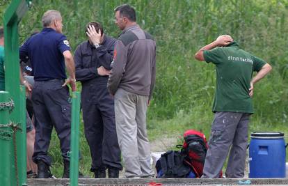 Prevrnuo se čamac na Muri, nestao slovenski raftingaš?