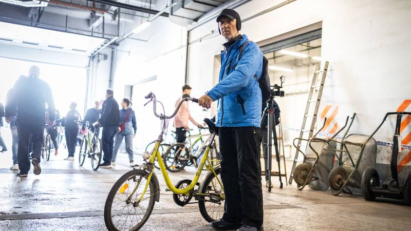 FOTO Pogledajte zbog čega su Zagrepčani stajali u redovima: Prodavali bicikle, mobitele...