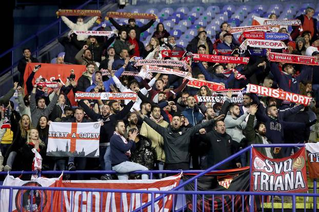 Atmosfera na stadionu tijekom utakmice Dinama i Seville
