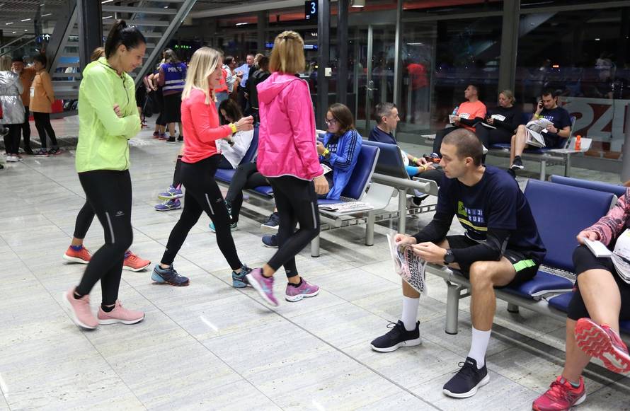 Pripreme u ZraÄnoj luci Franjo TuÄman uoÄi noÄne utrke 00:24