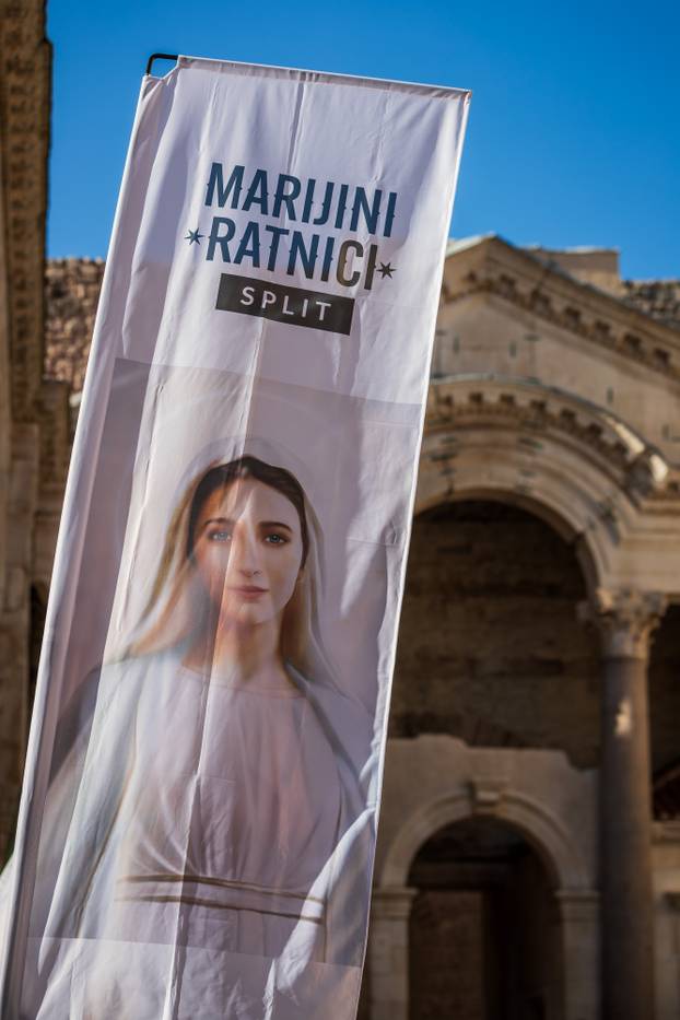 Split: Molitelji se okupili na Peristilu