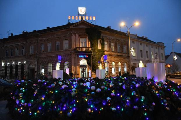 Zrinski trg u Koprivnici u blagdanskom ruhu