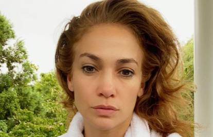 Jennifer Lopez najavila je da pokreće svoju liniju kozmetike
