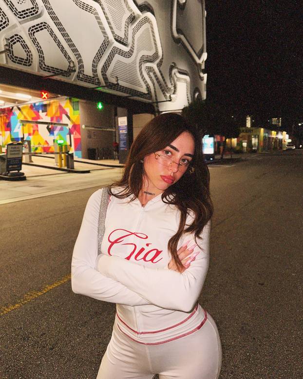 FOTO Argentinska pjevačica je ostavila Yamala zbog realovca?!