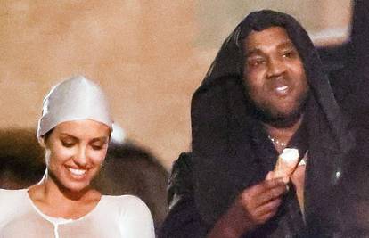 Kanye i Bianca ponovno žele naljutiti Talijane: Stražnjica joj je 'ispala' iz bijele suknje...