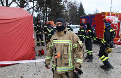 Njemački vatrogasci dostavili su 110 tona opreme i hrane u Sisak