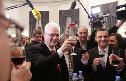 Josipovićeva tijesna pobjeda nosi opomenu teškog poraza