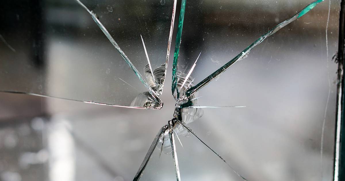 Two separate incidences of gun-related damage in Trnje and Sesvete: A window was broken during a shooting in Trnje, and a bullet fell on a car in Sesvete.