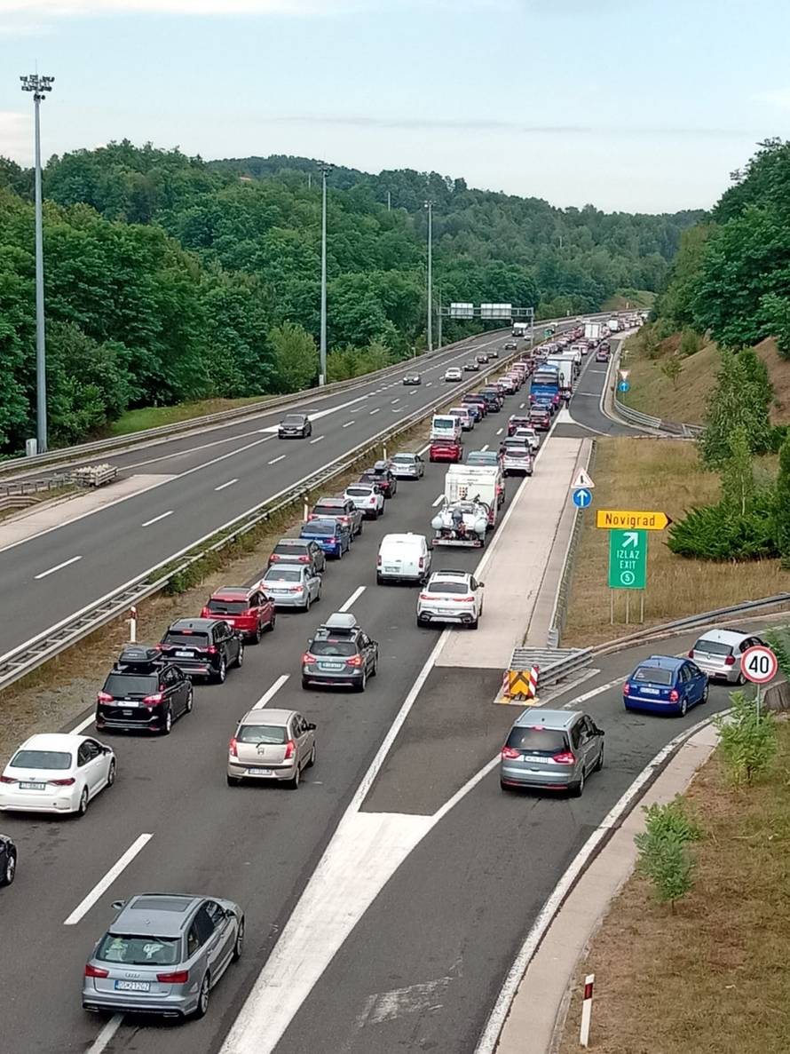 FOTO: GUŽVE NA AUTOCESTAMA Na A1 zastoji, na A3 kolona duga 9 km. 'Potpuni je kaos'