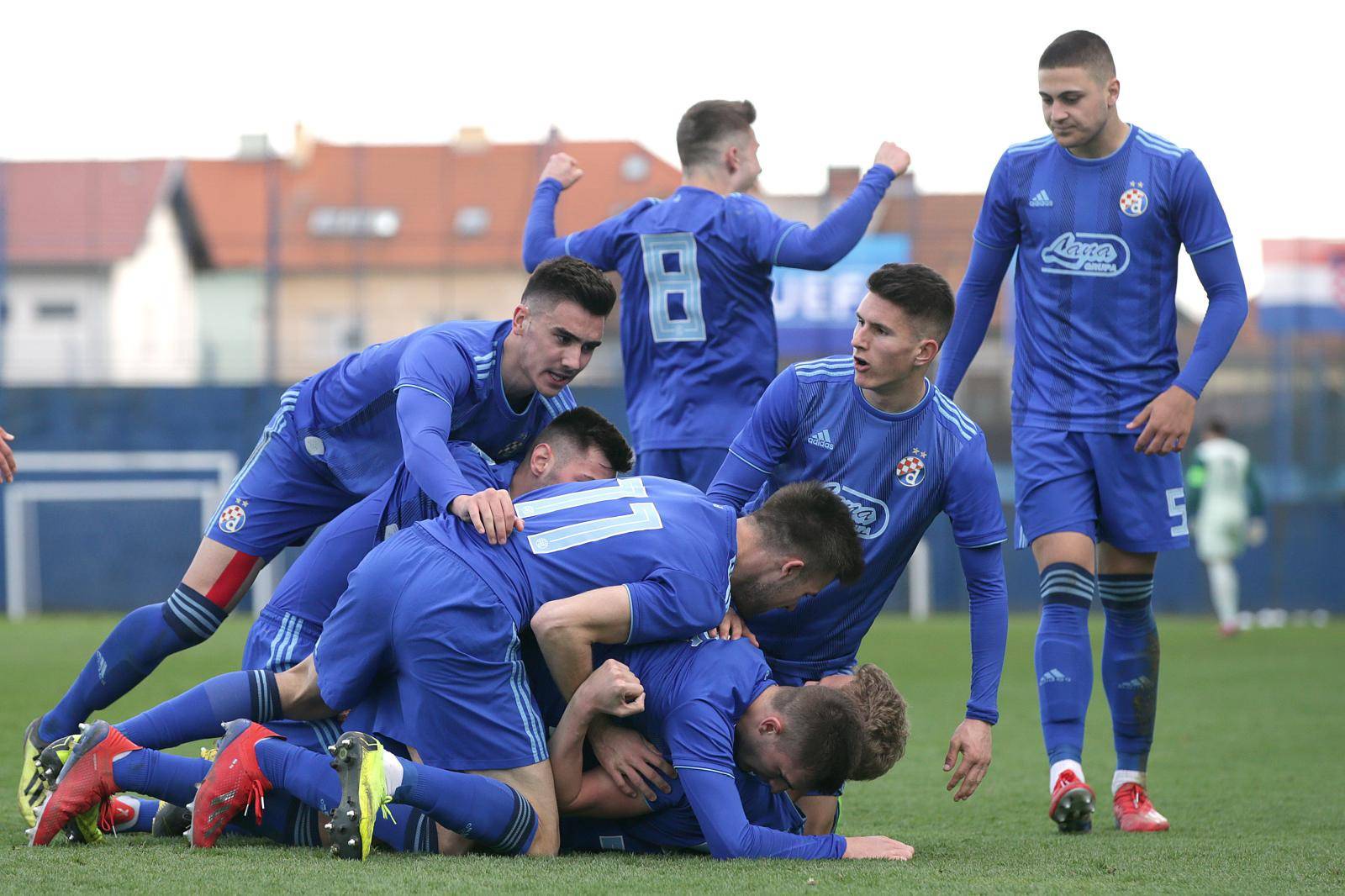 Finale Lige prvaka 23. kolovoza u Lisabonu, Dinamovi 'fakini' igraju u Nyonu 16.-25. kolovoza!