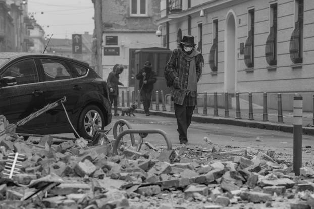 Jak potres pogodio Zagreb, hitna i policija na cesti 