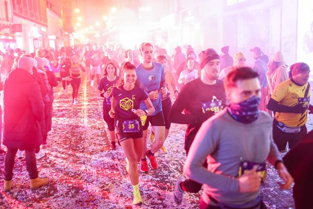 Održan 14. Zagrebački noćni cener na kojem je sudjelovalo oko 3000 trkača