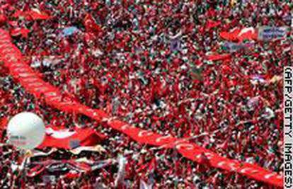 Milijun Turaka prosvjeduje zbog jačanja islamizma