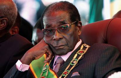 Državni kaos: Mugabe odbija popustiti vojnicima i odstupiti