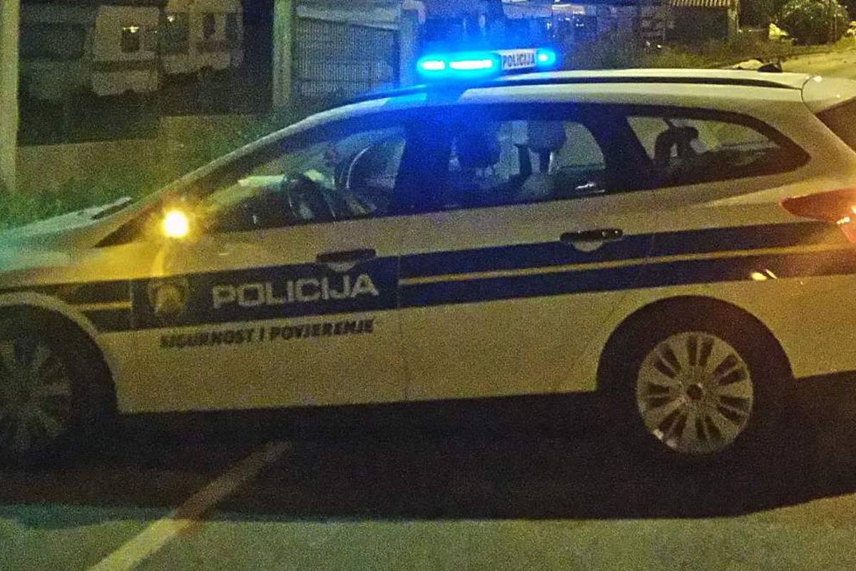 Bez vozačke je bježao policiji po Puli - 'osvojio' 14 dana zatvora