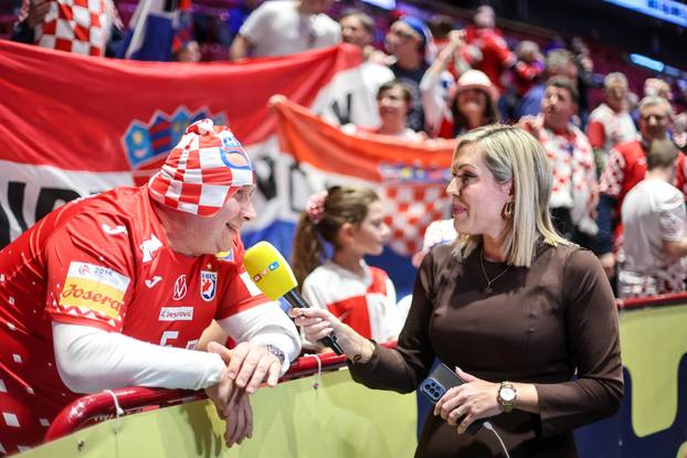 Malmo: Navijači na tribinama prije utakmice Hrvatske protiv Slovenije u drugom krugu EHF Europskog prvenstva