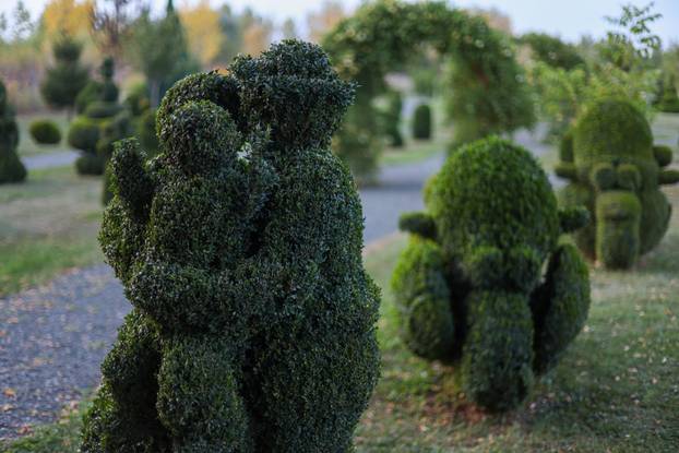 Bajkoviti vrt u srcu Međimurja: Prvi i jedini Topiary park u Hrvatskoj krije se u Sračincu