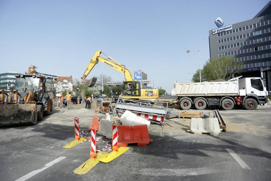 'Ne mislim da rupu otkopavaju jer su zaboravili cijevi, ali...'