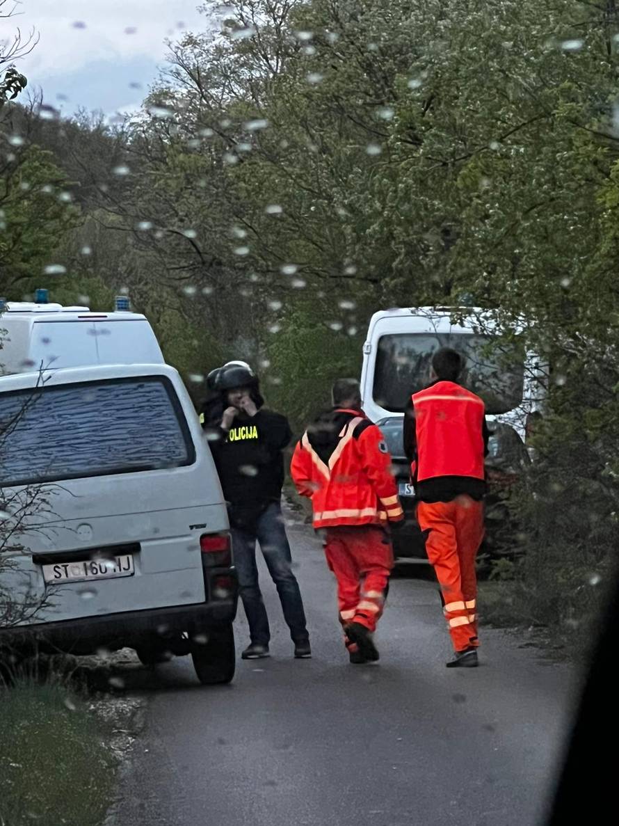 Drama u Dicmu: Naoružani muškarac nije pustio policiju u kuću, svladali ga i našli tijelo