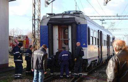 Vlak iskočio iz tračnica na željezničkoj stanici Novska