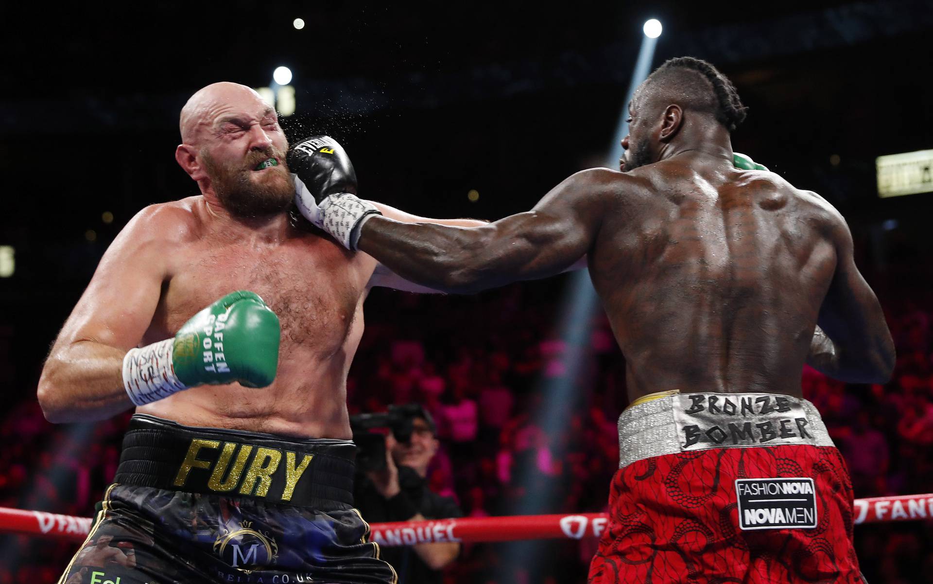 Tyson Fury v Deontay Wilder - WBC Heavyweight Title