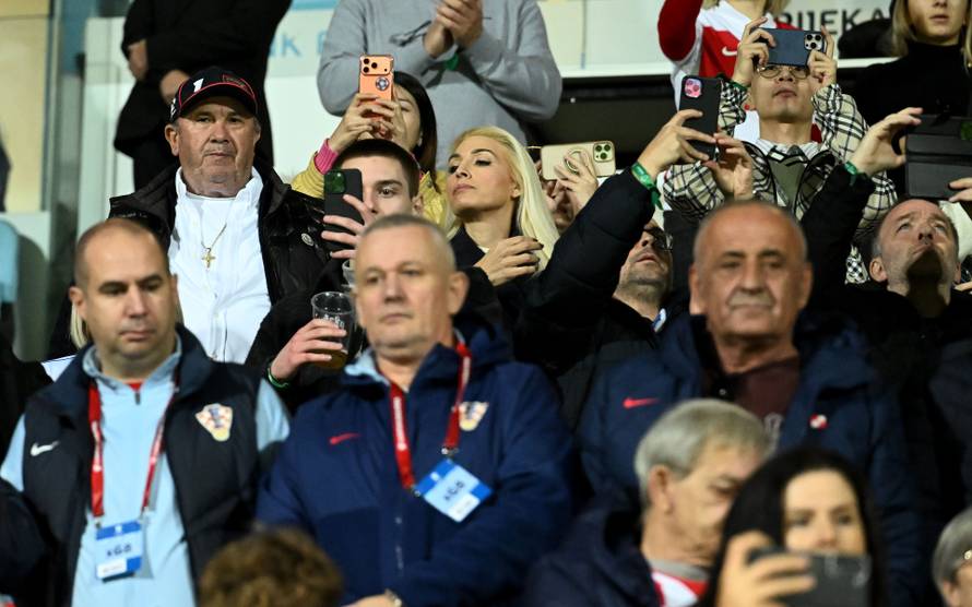 Rijeka: Svečana loža tijekom susreta Hrvatske i Farskih otoka u kvalifikacijama za FIFA Svjetsko prvenstvo