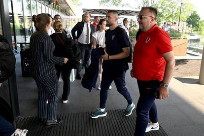 Rotterdam: Dolazak hrvatske nogometne reprezentacije u hotel