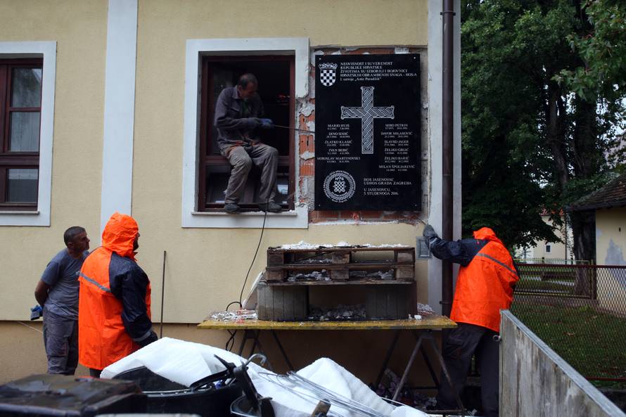 'Nismo fašisti! Ploča sa svim oznakama ide na drugo mjesto'