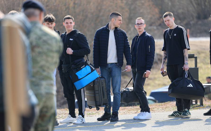 Ministar Anušić i general Kundid na prvom danu TVO-a na Slunju