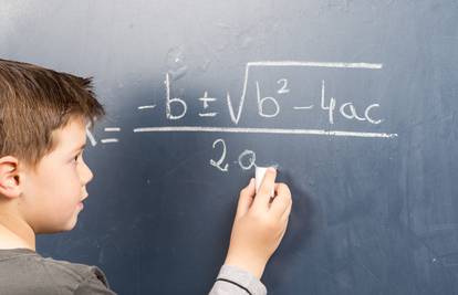 Istraživanje pokazalo: Dečki su ipak bolji od cura u matematici