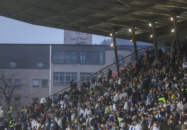 Zenica: Navijači očekuju početak utakmice između Bosne i Hercegovine i Italije