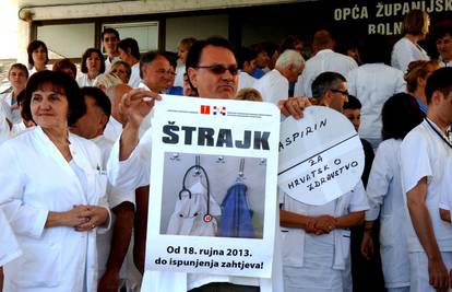 Prosvjeduju na Cvjetnom trgu: Liječnici nastavljaju svoj štrajk
