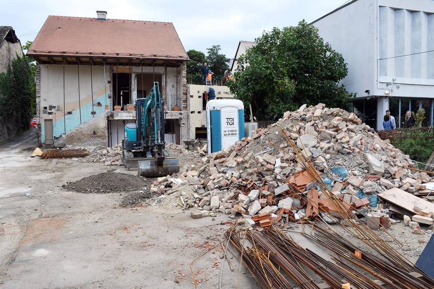 Sisak: Obilazak radova obnove Gradskog muzeja i dvorišnog prostora