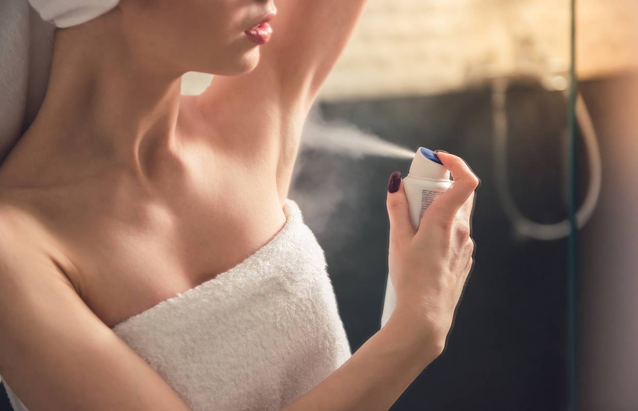 Znate li koja je razlika između dezodoransa i antiperspiranta?