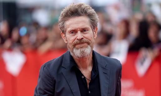 FOTO Willem Dafoe prošetao na crvenom tepihu u Sarajevu