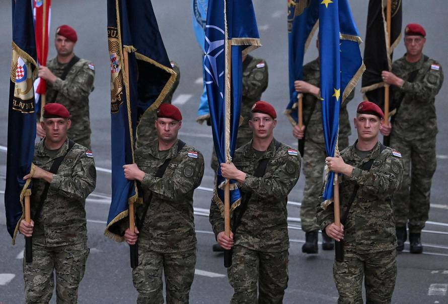 Zagreb: Generalna proba svečanog vojnog mimohoda