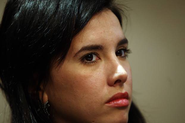 Zagreb: Nives Celzijus na konferenciji za medije zbog književne nagrade "Kiklop" koja joj nije dodiljena - 2008.