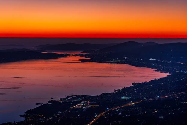 Bajkoviti zalazak sunca iznad Kozjaka
